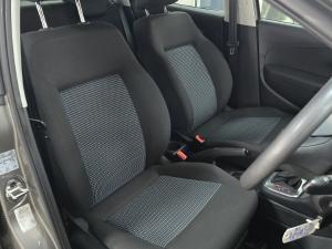 Volkswagen Polo Vivo hatch 1.6 Comfortline auto - Image 11