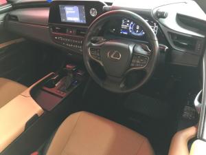 Lexus ES 250 EX - Image 10