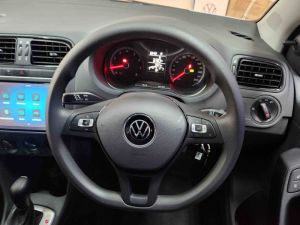 Volkswagen Polo Vivo hatch 1.6 Life - Image 19
