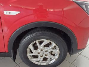 Mahindra XUV300 1.2T W6 - Image 13