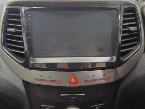 Mahindra XUV300 1.2T W6 - Image 17