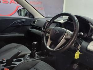 Mahindra XUV300 1.2T W6 - Image 19