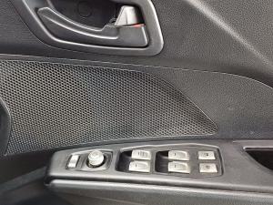 Mahindra XUV300 1.2T W6 - Image 21