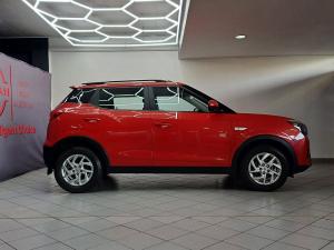 Mahindra XUV300 1.2T W6 - Image 3