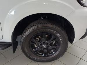 Nissan Navara 2.5DDTi double cab Stealth 4x4 - Image 13
