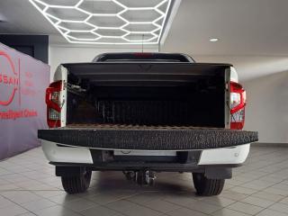 Nissan Navara 2.5DDTi double cab Stealth 4x4