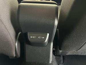 Volkswagen Polo hatch 1.0TSI Life auto - Image 25