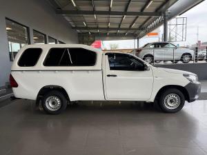 Toyota Hilux 2.0 chassis cab - Image 8