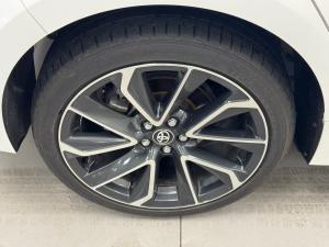 Toyota Corolla hatch 1.8 Hybrid XR - Image 17