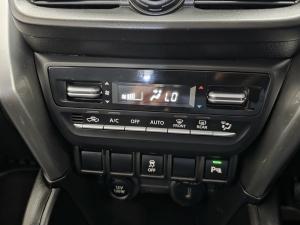 Toyota Urban Cruiser 1.5 XR manual - Image 14