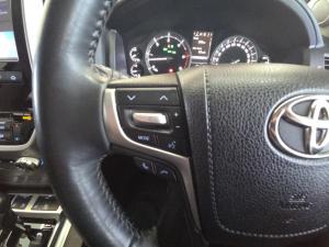 Toyota Land Cruiser 200 4.5D-4D V8 VX-R - Image 9