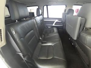 Toyota Land Cruiser 200 4.5D-4D V8 VX-R - Image 18