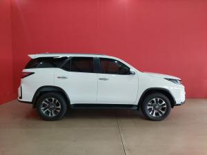 Toyota Fortuner 2.4GD-6 4x4 - Image 3