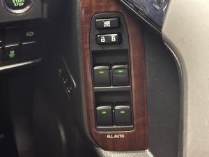 Toyota Land Cruiser Prado 3.0DT VX - Image 19