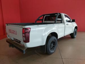 Isuzu D-Max Gen 6 250 single cab Fleetside safety - Image 2