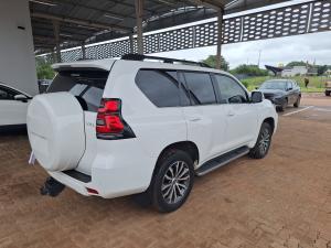Toyota Land Cruiser Prado 2.8GD VX-L - Image 2