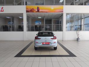 Toyota Starlet 1.5 XS auto - Image 5