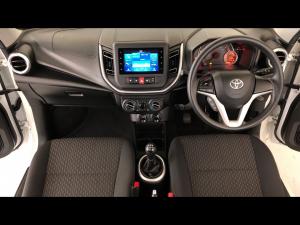 Toyota Vitz 1.0 XR manual - Image 6