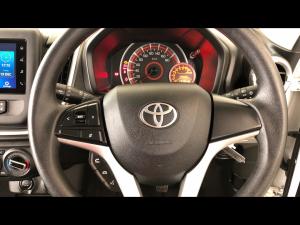 Toyota Vitz 1.0 XR manual - Image 8