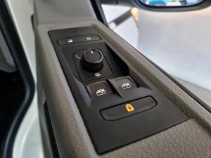 Volkswagen Transporter 2.0TDI Kombi SWB Trendline auto - Image 26