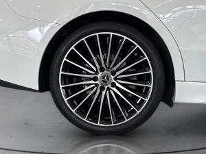 Mercedes-Benz C-Class C200 Avantgarde - Image 9