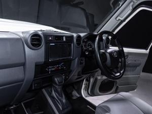 Toyota Land Cruiser 79 2.8GD-6 double cab - Image 19