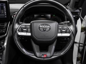 Toyota Land Cruiser 300 3.3D GR-Sport - Image 24