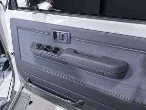 Toyota Land Cruiser 79 2.8GD-6 double cab - Image 30