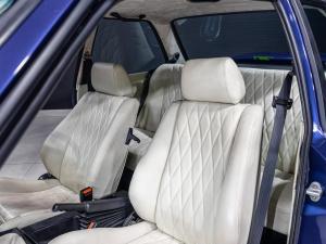 BMW 320i 4d automatic - Image 10