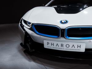 BMW i8 eDrive coupe Protonic Frozen Yellow Edition - Image 17