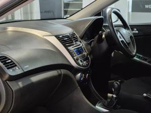 Hyundai Accent hatch 1.6 Fluid - Image 13