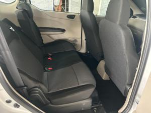 Renault Triber 1.0 Evolution - Image 9