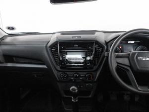 Isuzu D-Max 1.9TD Extended cab - Image 17
