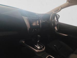 Nissan Navara 2.5DDTi double cab SE Plus auto - Image 17
