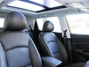 Mahindra XUV 3XO 1.2T AX7L - Image 13