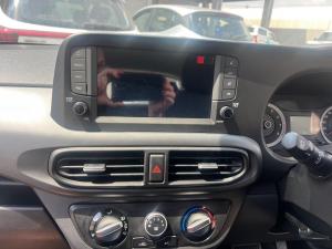 Hyundai Grand i10 1.2 Premium hatch - Image 20