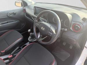 Hyundai Grand i10 1.0 Premium hatch - Image 11