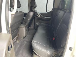 Nissan Navara 2.5dCi double cab LE auto - Image 12