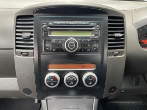 Nissan Navara 2.5dCi double cab LE auto - Image 18