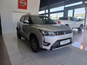 Mahindra XUV300 1.2T W8 - Image 3