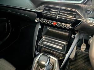 Peugeot 208 1.2T Allure manual - Image 14