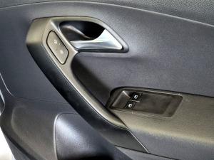 Volkswagen Polo Vivo hatch 1.6 Comfortline auto - Image 17