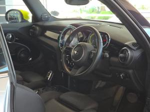 MINI Hatch Cooper SE Hatch 3-door - Image 10