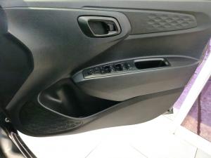 Hyundai Grand i10 1.0 Premium hatch - Image 6