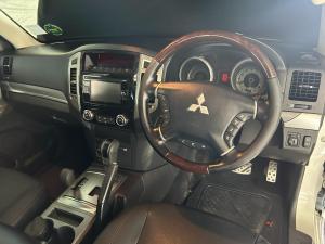 Mitsubishi Pajero 3-door 3.2DI-D GLS - Image 8