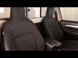 Toyota Hilux 2.4GD-6 single cab 4x4 Raider auto - Image 12