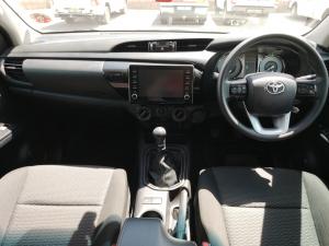 Toyota Hilux 2.4GD-6 double cab Raider manual - Image 6