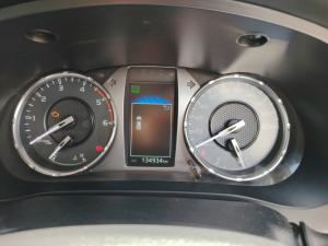 Toyota Hilux 2.4GD-6 double cab Raider manual - Image 11