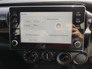 Toyota Hilux 2.4GD-6 double cab Raider manual - Image 13