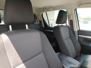 Toyota Hilux 2.4GD-6 double cab Raider manual - Image 17